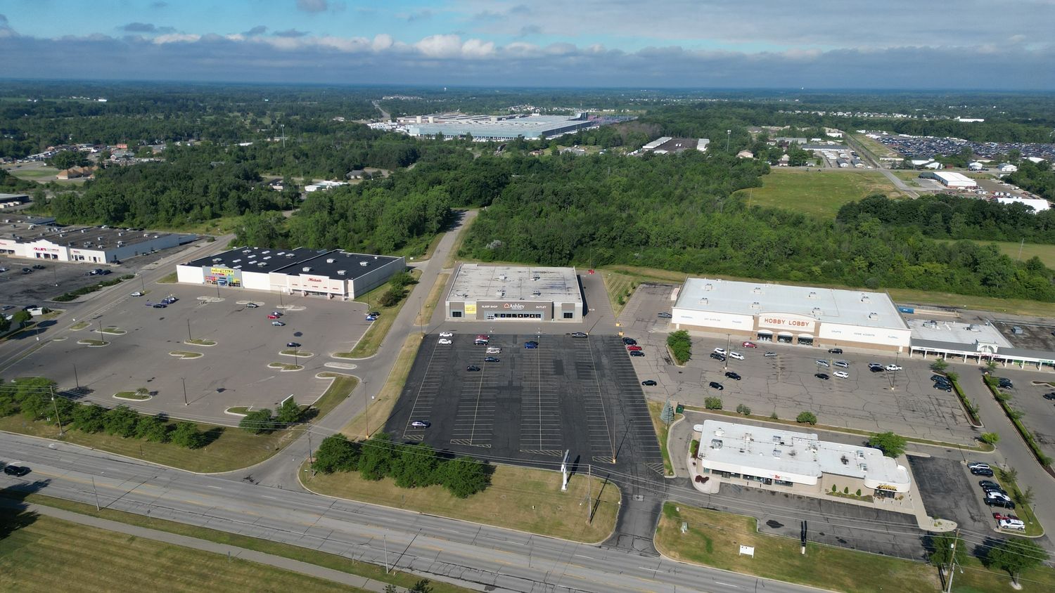Ashley | Flint, MI: 3250 S Linden Rd, Flint, MI 48507